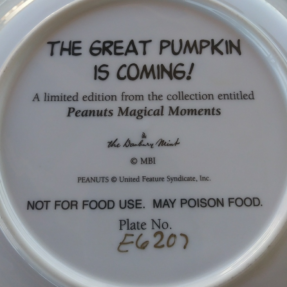 Peanuts collection plates